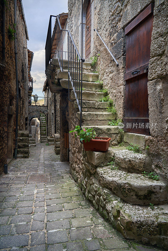 Castelvecchio Calvisio小巷，Abruzzi意大利